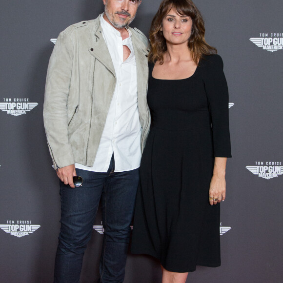 
Maxime Chattam et son épouse Faustine Bollaert assistent à l'avant-première du film "Top Gun Maverick" à l'UGC Normandie à Paris le 19 mai 2022 à Paris. Nasser Berzane/ABACAPRESS.COM