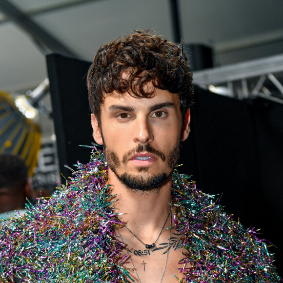 Exclusif - Baptiste Giabiconi en backstage du "Défilé L'Oréal Paris - Walk Your Worth" dans le cadre de la Fashion Week de Paris (PFW), sous la Tour Eiffel à Paris, France, le 1er octobre 2023. © Veeren/Bestimage 