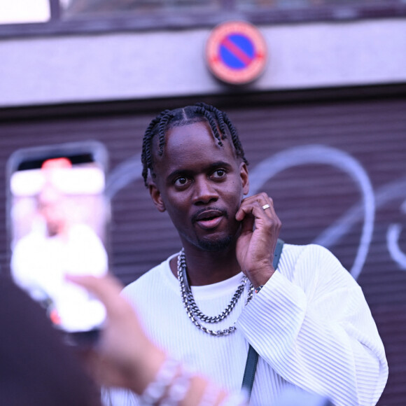 Ils auraient été victime d'une tentative de cambriolage de la part de trois ou quatre individus
 
Exclusif - Black M - Inauguration du restaurant du rappeur Black M, le "Merci Charles !" au 35 Bd Berthier 750017 à Paris le 8 juin 2023. © Rachid Bellak/Bestimage