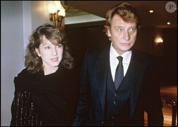 L'ancienne compagne de Johnny Hallyday a eu de nombreux hommes dans sa vie...Nathalie Baye et Johnny Hallyday à Paris dans les années 80