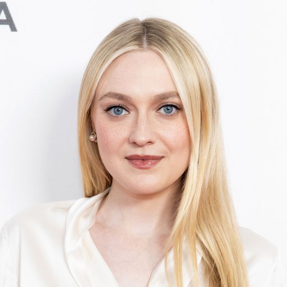 Aujourd'hui âgée de 30 ans, l'actrice a révélé que Tom Cruise lui envoie chaque année une paire de chaussures
Dakota Fanning © Photo Image Press / Zuma Press / Bestimage