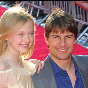 Alors qu'il ne voit plus sa fille depuis déjà de nombreuses années, l'acteur envoie chaque année un cadeau à Dakota Fanning, qui a joué le rôle de sa fille dans La Guerre des mondes en 2005
Tom Cruise et Dakota Fanning.