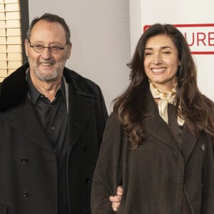 Depuis 16 ans, Jean Reno coule des jours heureux avec son épouse Zofia
Jean Reno et sa femme Zofia Reno - Première du film "Lift (En plein vol)" au Lincoln Center à New York.