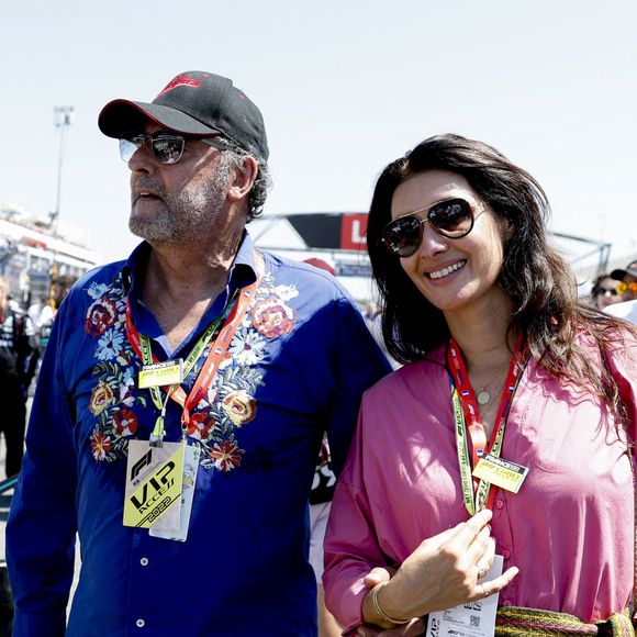 Mère de ses deux derniers enfants, elle est "la femme de sa mort", comme il l'explique dans "marie france"
Jean Reno et sa femme Zofia Borucka - Les célébrités lors du Grand Prix de France de Formule 1 (F1) sur le circuit Paul Ricard au Castellet, le 24 juillet 2022.