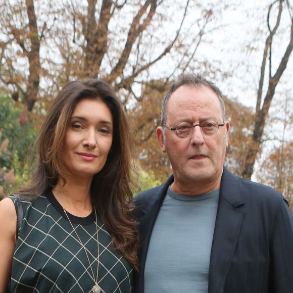 Jean Reno et sa femme Zofia - Arrivées au défilé de mode printemps-été 2018 "Lanvin" au Grand Palais à Paris. Le 27 septembre 2017 © CVS-Veeren / Bestimage