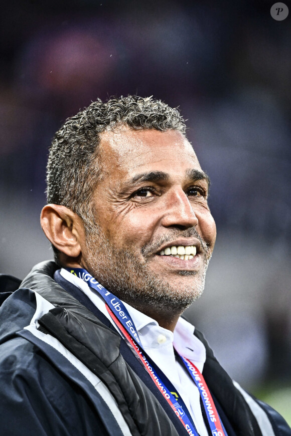 "Les problèmes de contrat, les problèmes avec la présidence, le fait qu'il ne jouait pas beaucoup...", poursuit Sonny Anderson
 
Sonny Anderson (ol) lors du match de championnat de Ligue 1 Uber Eats opposant le Toulouse FC (TFC) à l'Olympique Lyonnais (OL) au Stadium TFC à Toulouse, France, le 14 avril 2023. L'OL a gagné 2-1. © Thierry Breton/Panoramic/Bestimage