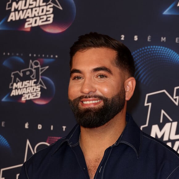 Ce jeudi 4 juin, Kendji Girac a été aperçu dans un restaurant d'Antibes : Chez Mo-Albert 1er.
Kendji Girac lors de la 25ème cérémonie des "NRJ Music Awards (NMA)" au palais des Festivals et des Congrès de Cannes, le 10 novembre 2023
