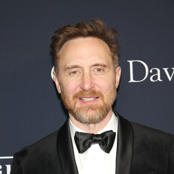 Et d'ajouter : "Personne ne m'a appelé, et pourtant j'adore la France, je suis Français, mais c'est comme ça !". 
David Guetta au gala avant les 66ème Grammy Awards au Beverly Hilton, à Beverly Hills, le 3 février 2024.