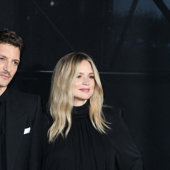 Niels Schneider et Virginie Efira assistent au défilé Saint Laurent Womenswear printemps/été 2024 dans le cadre de la semaine de la mode à Paris, le 26 septembre 2023. ABACAPRESS.COM