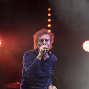 Le chanteur Alain Souchon et son fils Pierre sur scene en concert au festival des Nuits du sud a Vence, le 19/07/2018 - Photo by Syspeo.c/ANDBZ/ABACAPRESS.COM