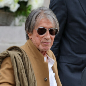 Jacques Dutronc est une légende de la scène musicale française
Jacques Dutronc et sa compagne Sylvie Duval - Sortie des obsèques de l'auteure-compositrice-interprète et actrice française Françoise Hardy au crématorium du cimetière du Père-Lachaise à Paris, France. © Jacovides-Moreau/Bestimage 