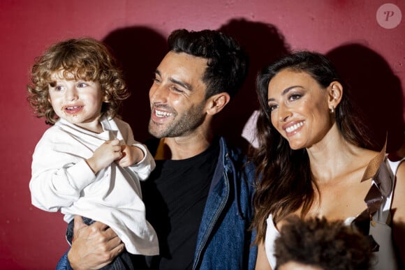 Rachel Legrain-Trapani et son compagnon Valentin Léonard et leur fils Andrea - Backstage lors du défilé d'ouverture du salon du chocolat 2022 à Paris porte de Versailles le 27 octobre 2022. © Veeren / Pierre Perusseau / Bestimage