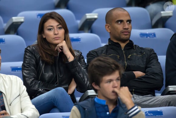 Avec le recul, l'ex-Miss est par ailleurs en capacité de reconnaître ses erreurs avec Aurélien Capoue.
Rachel Legran-Trapani et Aurélien Capoué - Match France-Biélorussie au stade de France à Saint-Denis le 11 septembre 2012