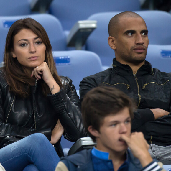 Avec le recul, l'ex-Miss est par ailleurs en capacité de reconnaître ses erreurs avec Aurélien Capoue.
Rachel Legran-Trapani et Aurélien Capoué - Match France-Biélorussie au stade de France à Saint-Denis le 11 septembre 2012