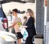 Ce dimanche 7 juillet, Knox Jolie-Pitt a été aperçu en compagnie de l'actrice à la sortie d'une animalerie de Los Feliz, à Los Angeles
Angelina Jolie et son fils Knox à la sortie d'une animalerie de Los Angeles, le 7 juillet 2024