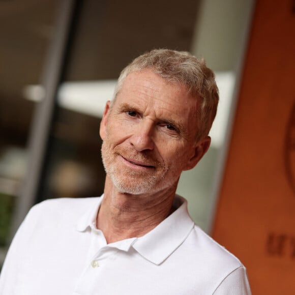 L'animateur a été victime d'une tentative de cambriolage.
Denis Brogniart - Les célébrités au village lors des Internationaux de France de tennis de Roland Garros 2024 à Paris (20 mai - 9 juin 2024), le 31 mai 2024. © Jacovides / Moreau / Bestimage