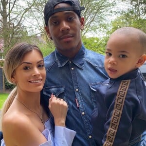 Le père de son fils Swan ?
Mélanie Da Cruz, mariée au footballeur Anthony Martial et maman du petit Swann.