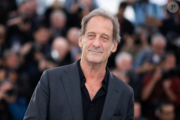 Vincent Lindon assiste au Photocall du film Le Deuxieme Acte dans le cadre du 77ème Festival International du Film de Cannes à Cannes, France, le 15 mai 2024. Photo par Aurore Marechal/ABACAPRESS.COM