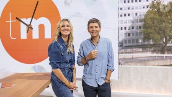 En arrivant sur TF1, Bruce Toussaint est devenu le concurrent direct de Télématin, la matinale de France 2 co-animée par Thomas Sotto et Marie Portolano cette saison.