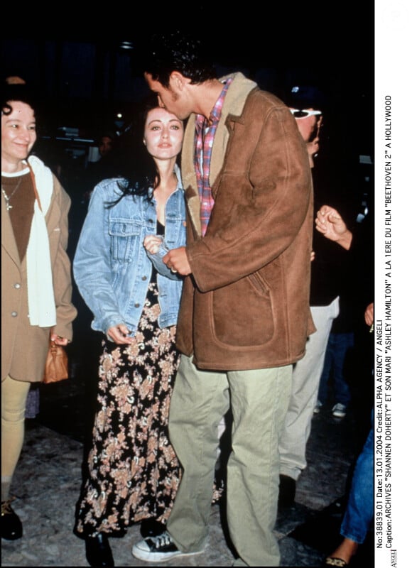 Star de la série Charmed, la belle brune morte à 53 ans a d'abord été mariée à Ashley Hamilton - qui était le fils de l'acteur George Hamilton
Archives : Shannen Doherty et Ashley Hamilton