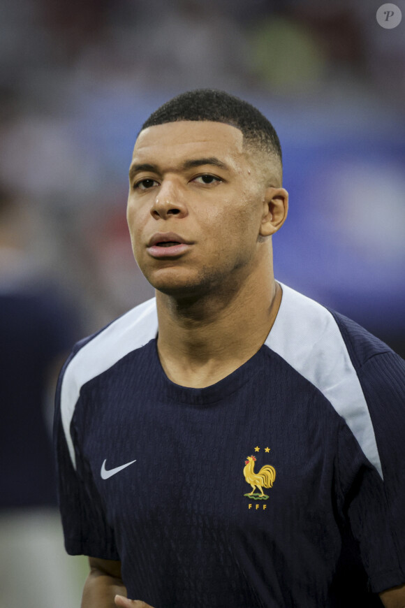 Kylian Mbappé Echauffement des joueurs de France - Demi-finale de l'Euro 2024 entre l'Espagne et la France (2-1) à Munich en Allemagne le 9 juillet 2024.