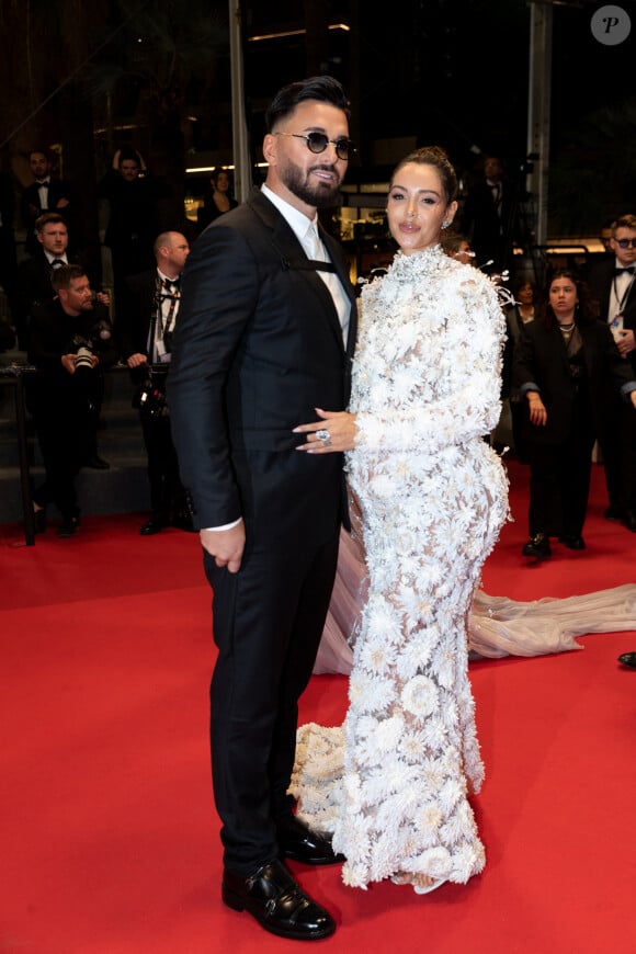 Thomas Vergara et sa femme Nabilla Benattia (enceinte) - Montée des marches du film " Stars At Noon " lors du 75ème Festival International du Film de Cannes. Le 25 mai 2022 © Cyril Moreau / Bestimage