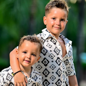 Les internautes sont unanimes : Milann ressemble à son papa tandis que Leyann est le portrait craché de Nabilla !
Nabilla et Thomas Vergara en vacances de luxe en Turquie avec leurs fils Milann et Leyann.