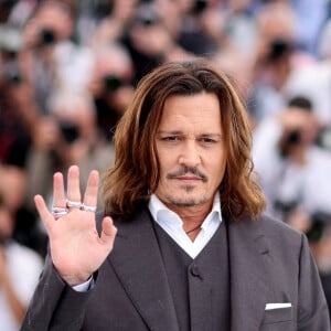 Johnny Depp au photocall de "Jeanne du Barry" lors du 76ème Festival International du Film de Cannes, le 17 mai 2023