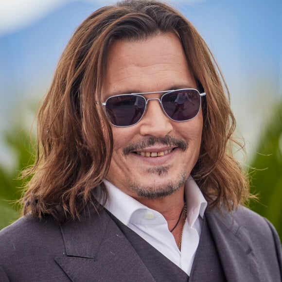 Le célèbre interprète du Capitaine Jack Sparow aurait une nouvelle petite amie, rencontrée il y a trois ans. 
Johnny Depp au photocall de "Jeanne du Barry" lors du 76ème Festival International du Film de Cannes