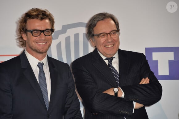 Simon Baker et Nonce Paolini pour "The Mentalist" à TF1 à Paris le 6 février 2015