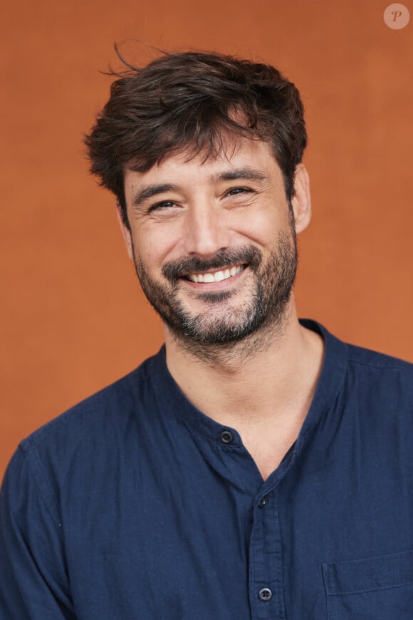 Jérémy Frérot - Les célébrités au village lors des Internationaux de France de tennis de Roland Garros 2024 à Paris. Le 5 juin 2024. © Jacovides-Moreau/Bestimage