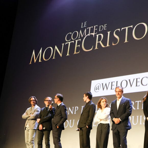 Exclusif - Matthieu Delaporte, Alexandre de La Patellière, Julien De Saint Jean, Patrick Mille, Anamaria Vartolomei, Pierre Niney lors de l'avant-première du film "Le Comte de Monte-Cristo" au Grand Rex à Paris le 20 juin 2024. © Coadic Guirec / Olivier Borde / Bestimage 