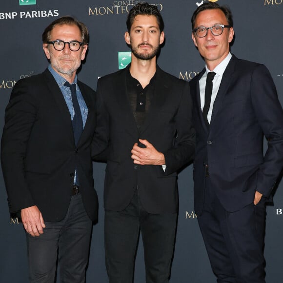 "Pour certains, le pardon est humainement impossible en regard de la gravité des tortures subies. Pour d'autres, il reste complexe mais possible" écrit-il sur Instagram
Exclusif - Matthieu Delaporte, Pierre Niney et Alexandre de La Patellière lors de l'avant-première du film "Le Comte de Monte-Cristo" au Grand Rex à Paris le 20 juin 2024. © Coadic Guirec / Olivier Borde / Bestimage 