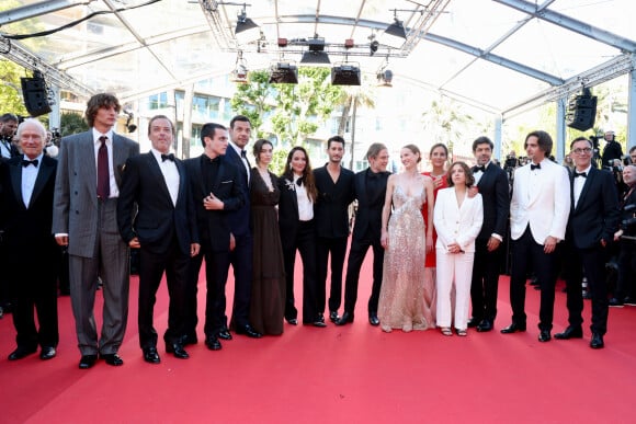 Jérôme Seydoux, Vassili Schneider, Matthieu Delaporte, Julien De Saint-Jean, Laurent Lafitte, Anamaria Vartolomei, Anaïs Demoustier (enceinte), Pierre Niney, Matthieu Delaporte, Adèle Simphal, Julie de Bona, Marie Narbonne, Pierfrancesco Favino, Dimitri Rassam, Alexandre de La Patellière - Montée des marches du film " Le comte de Monte-Cristo " lors du 77ème Festival International du Film de Cannes, au Palais des Festivals à Cannes. Le 22 mai 2024 © Jacovides-Moreau / Bestimage 