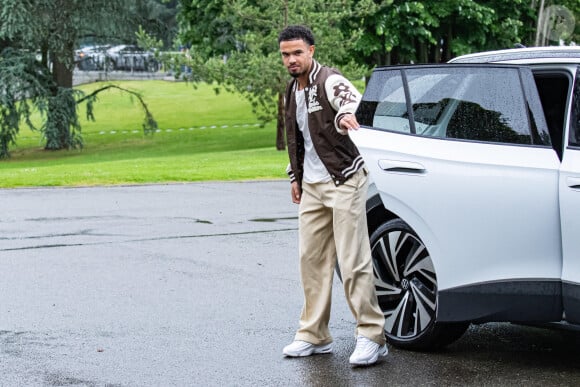 Warren Zaïre-Emery - Arrivée des joueurs de l’Equipe de France de football à Clairefontaine, le 29 mai 2024. © Baptiste Autissier / Panoramic / Bestimage