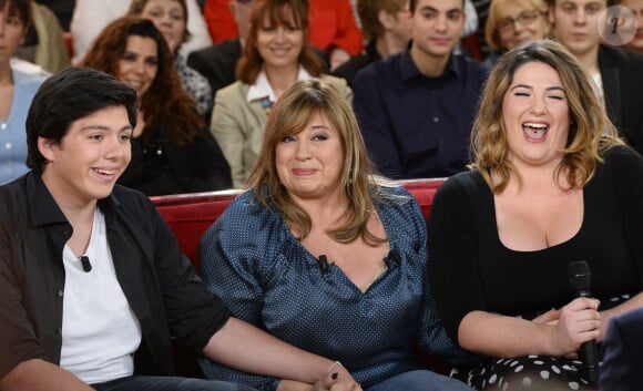 Michele Bernier avec ses enfants Enzo et Charlotte - Enregistrement de l'emission "Vivement Dimanche" a Paris le 8 janvier 2014.