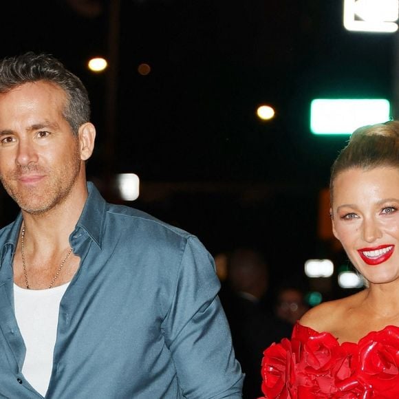 Il y a eu James, leur première fille, qu'ils ont accueillie en 2014, avant que l'actrice ne donne la vie à Inez en 2016 puis Betty en 2019. 
Blake Lively, Ryan Reynolds et Gigi Hadid sortent ensemble à l'after-party de "Deadpool & Wolverine" à New York.