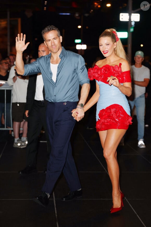 Puis, en 2023, les tourtereaux sont devenus parents à nouveau
Blake Lively, Ryan Reynolds et Gigi Hadid sortent ensemble à l'after-party de "Deadpool & Wolverine" à New York.