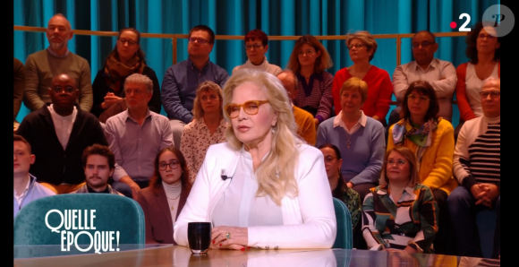 C'est d'abord au Parisien qu'elle avait confié son chagrin en juin dernier. 
Sylvie Vartan sur le plateau de "Quelle époque !" sur France 2 le 2 mars 2024.