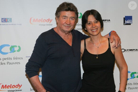 Pascal Danel et sa femme Florence - Backstage du concert organisé à l'Olympia à l'occasion des 70 ans de l'association "Les petits frères des pauvres" à Paris, le 23 mai 2016. CVS/ Bestimage