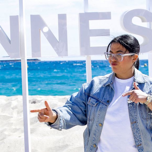 Melha Bedia lors du photocall pour 'Rendez-vous Cannois" pour CanneSeries Saison 6 à Cannes, France, le 14 avril 2023; © Denis Guignebourg/Bestimage 