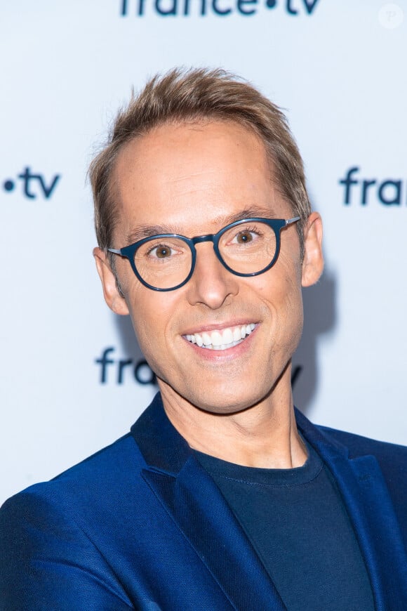 Damien Thévenot lors du photocall dans le cadre de la conférence de presse de France Télévisions au Pavillon Gabriel à Paris, France, le 24 août 2021. © Pierre Perusseau/Bestimage 