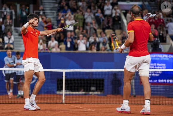 Rafael Nadal et Carlos Alcaraz se sont qualifiés pour le 2e tour face aux Argentins Maximo Gonzalez et Andres Molteni, éliminés 7-6 (7-4) 6-4.
Rafael Nadal (ESP) et Carlos Alcaraz (ESP)