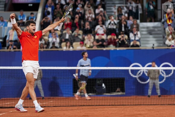 Ils ont prêts à faire briller les couleurs de leur pays et les yeux de la famille royale !
Rafael Nadal (ESP) et Carlos Alcaraz (ESP)