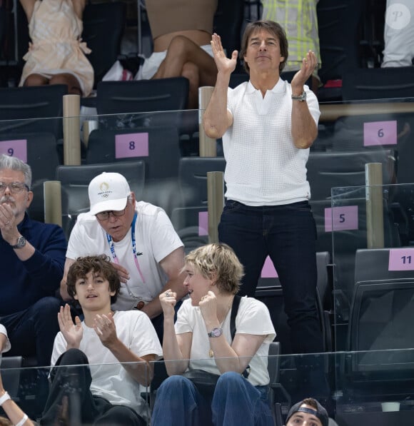 Le comédien est ensuite allé encourager l'équipe américaine de natation
Tom Cruise assiste aux épreuves de gymnastique avec Simone Biles des USA lors des Jeux Olympiques 2024 (JO 2024) à Paris le 28 juillet 2024