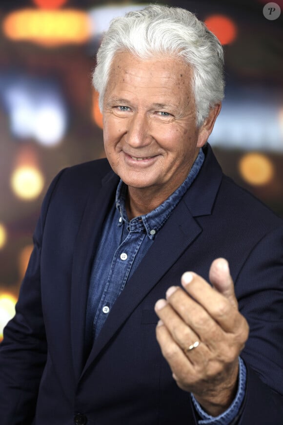 Portrait de Pierre Dhostel (Fils de P.Bellemare) lors de l'enregistrement de l'émission "Chez Jordan de Luxe" à Paris. Le 17 octobre 2023 © Cédric Perrin / Bestimage