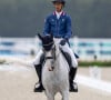 Car le Nantais a remporté la médaille d'argent avec son cheval Chaman qui n'était autre que la monture de Thaïs, une cavalière tragiquement décédée en 2019.
Stephane Landois - Equitation - Epreuve de Dressage à Versailles- JO 2024 - Jeux Olympiques 2024 - 26 juillet 2024 © Pierre Perusseau / Dominique Jacovides / Bestimage