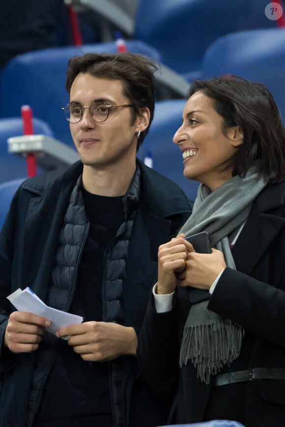 Leïla Kaddour et son compagnon Pierre Guénard dans les tribunes lors du match de qualification pour l'Euro2020 "France - Turquie (1-1)" au Stade de France. Saint-Denis, le 14 octobre 2019. © Cyril Moreau/Bestimage