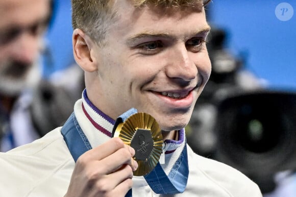 Son père n'est autre que Xavier Marchand, sa maman Céline Bonnet. Lui a été finaliste olympique en 1996 et 2000, elle a participé aux JO en 1992 et a été sacrée championne de France
Léon Marchand a remporté la médaille d'or du 400m quatre nages le 28 juillet dernier