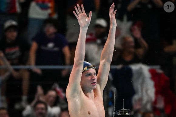 Léon Marchand (FRA) décroche la médaille d'or aux 400 mètres nage libre le 28 juillet 2024 © Matthieu Mirville-DPPI Media / Panoramic / Bestimage